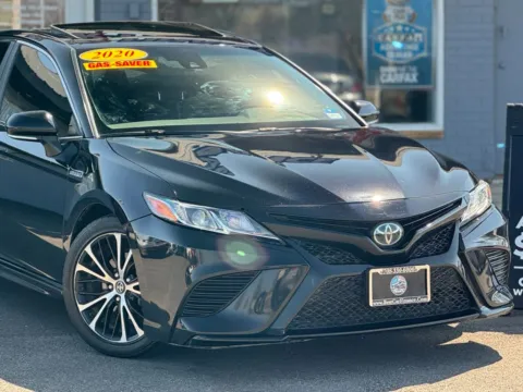 More photos of 2020 Toyota Camry Hybrid SE Sedan 4D at Best Car Finance – Auto Sales & Loans in Frankfort, IL