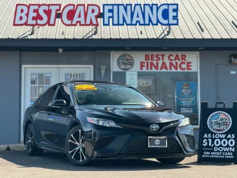 Black 2020 Toyota Camry Hybrid SE Sedan 4D for sale in Frankfort, IL