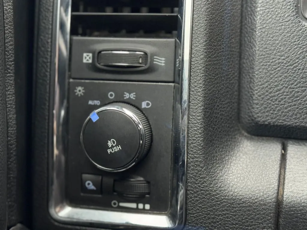 2013 RAM Ram 1500 Pickup Sport - Photo 35