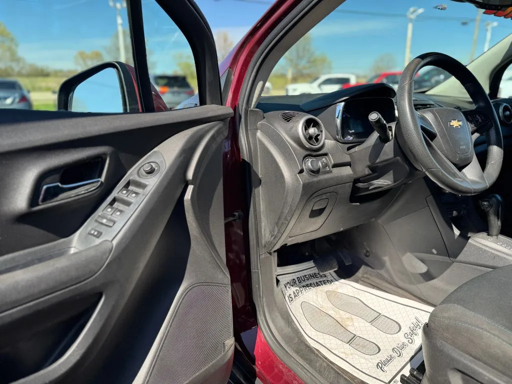 2016 Chevrolet Trax LS - Photo 19