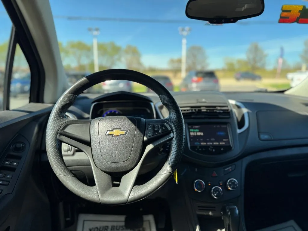 2016 Chevrolet Trax LS - Photo 29