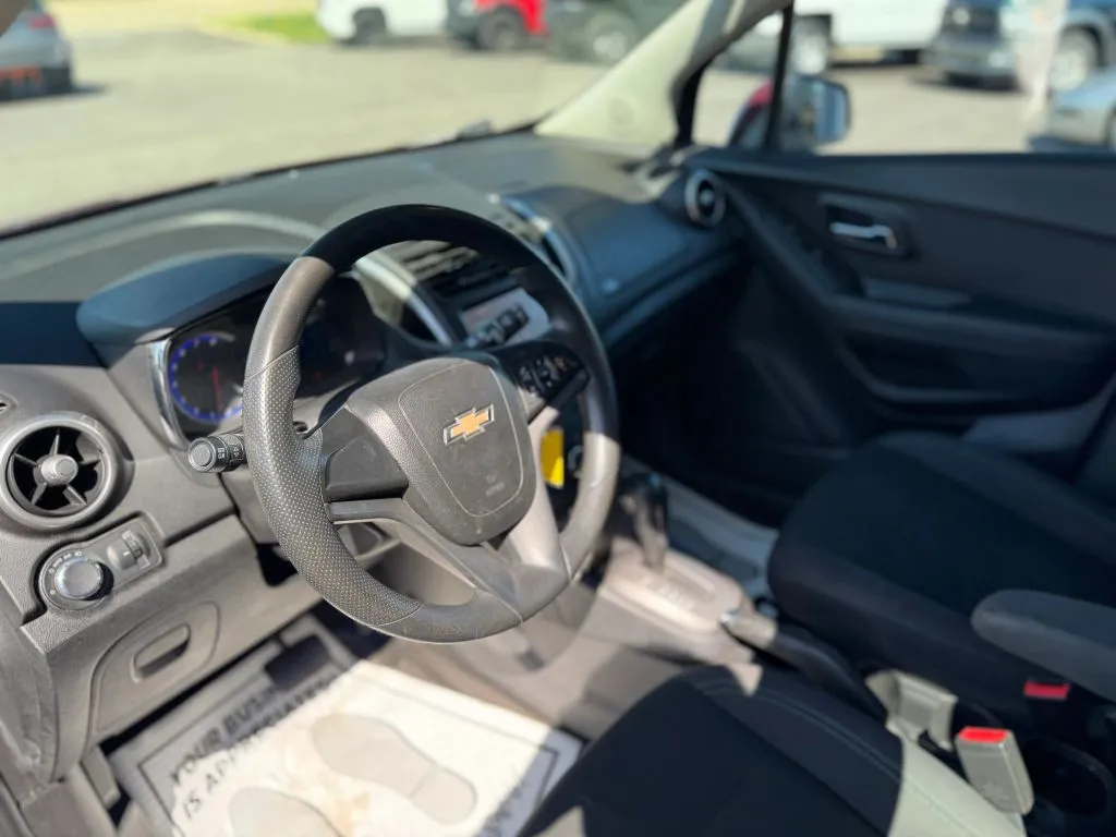2016 Chevrolet Trax LS - Photo 21