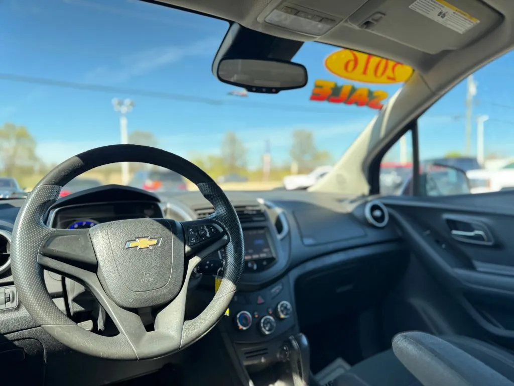 2016 Chevrolet Trax LS - Photo 30