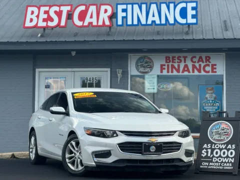 White 2017 Chevrolet Malibu LT Sedan 4D for sale in Frankfort, IL