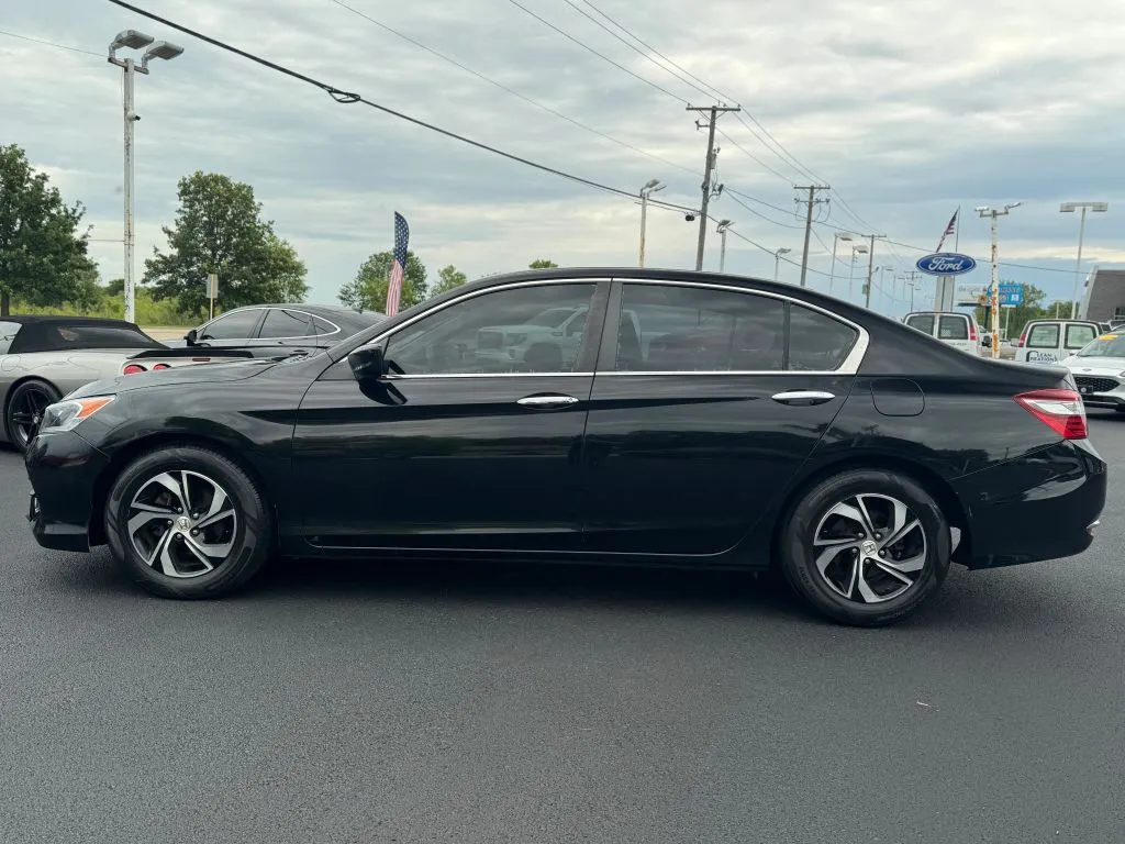 2016 Honda Accord LX - Photo 15