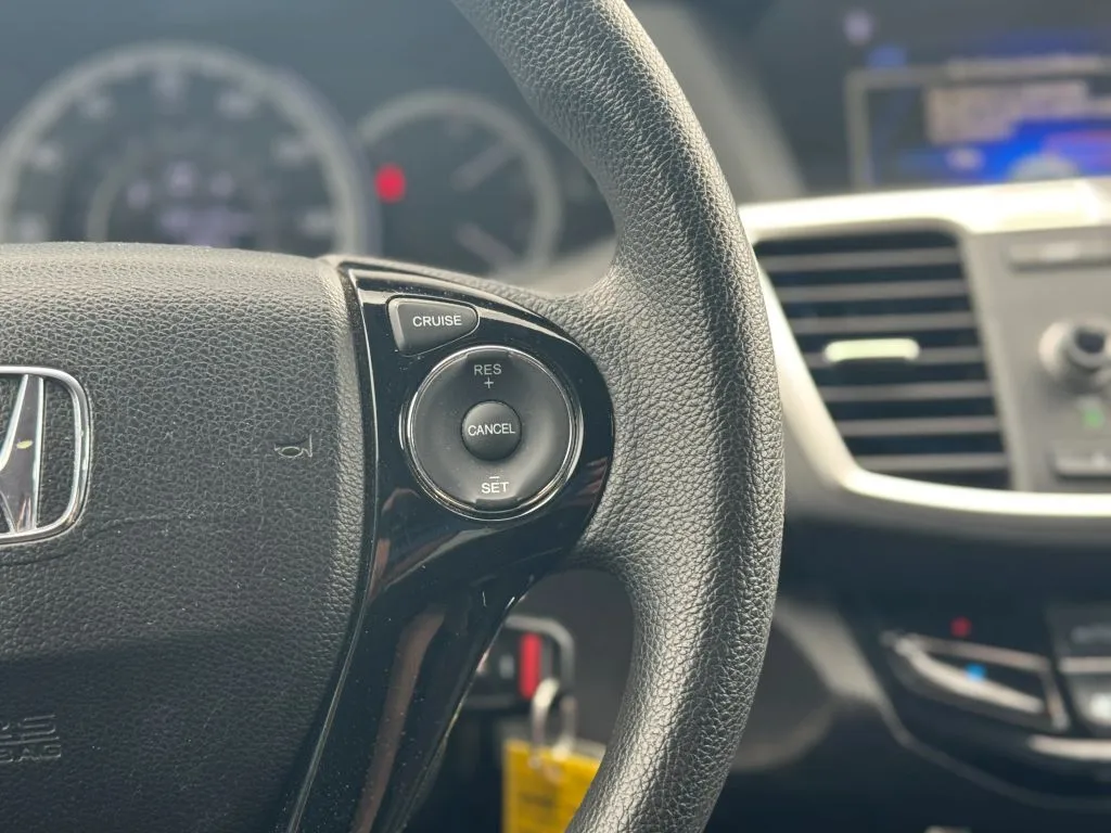2016 Honda Accord LX - Photo 32
