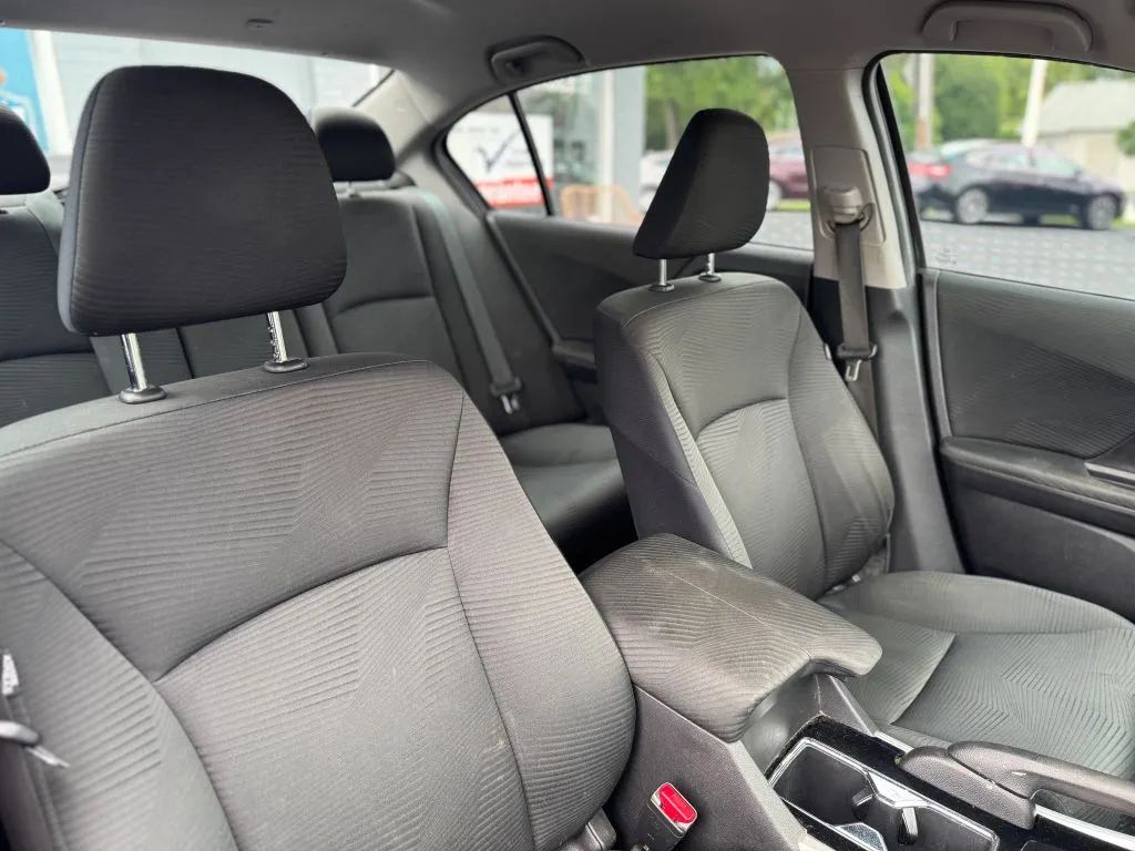 2016 Honda Accord LX - Photo 25