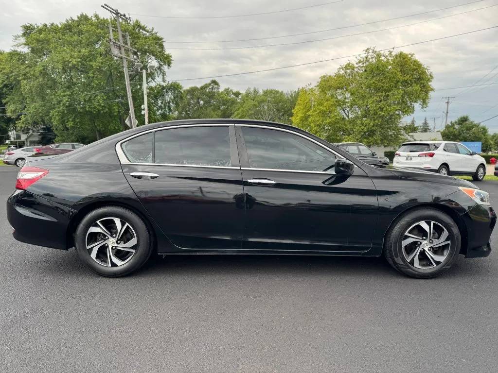2016 Honda Accord LX - Photo 7