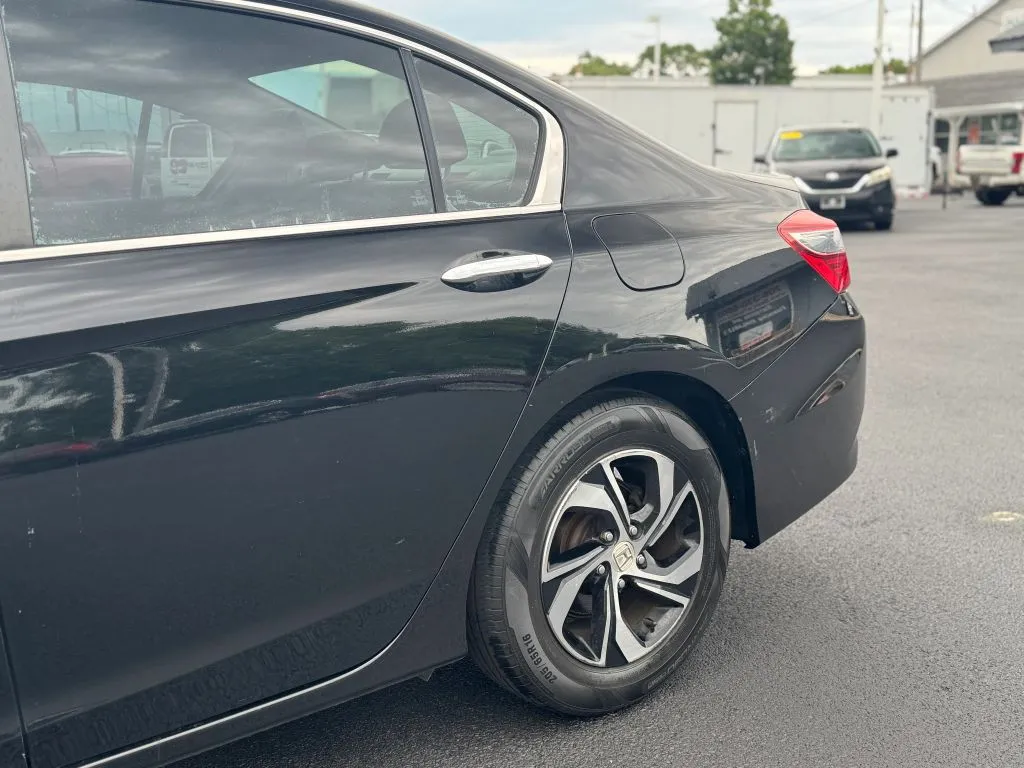 2016 Honda Accord LX - Photo 17