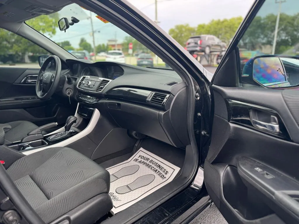 2016 Honda Accord LX - Photo 23