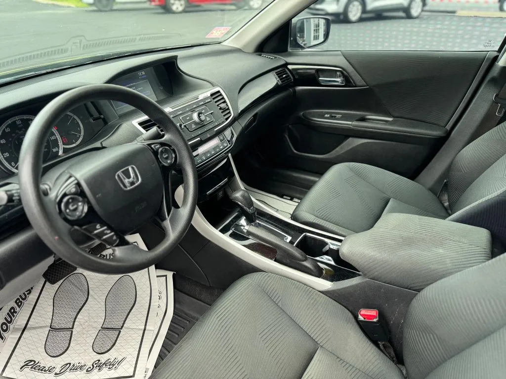 2016 Honda Accord LX - Photo 21