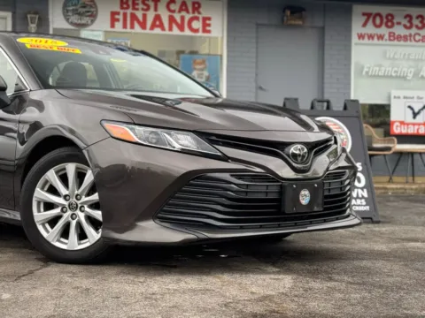 More photos of 2018 Toyota Camry XLE Sedan 4D at Best Car Finance – Auto Sales & Loans in Frankfort, IL