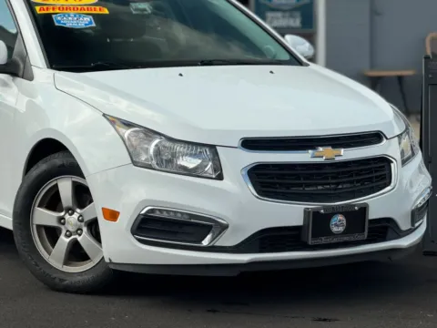 More photos of 2016 Chevrolet Cruze Limited 1LT Sedan 4D at Best Car Finance – Auto Sales & Loans in Frankfort, IL