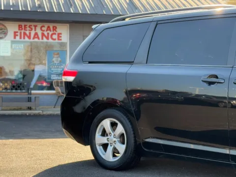More photos of 2013 Toyota Sienna LE Minivan 4D at Best Car Finance – Auto Sales & Loans in Frankfort, IL