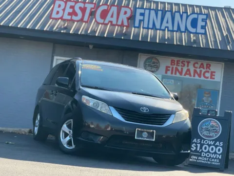 Another view of 2013 Toyota Sienna LE Minivan 4D for sale in Frankfort, IL at Best Car Finance – Auto Sales & Loans in Frankfort