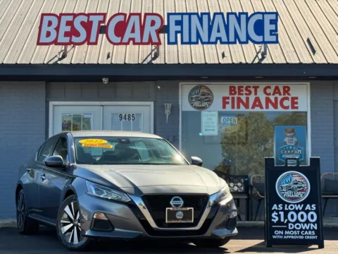 Gray 2022 Nissan Altima 2.5 SV Sedan 4D for sale in Frankfort, IL