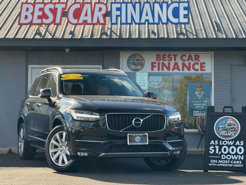 2016 Volvo XC90 T6 Momentum Sport Utility 4D
