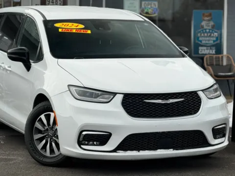 More photos of 2024 Chrysler Pacifica Hybrid S Appearance Van 4D at Best Car Finance – Auto Sales & Loans in Frankfort, IL