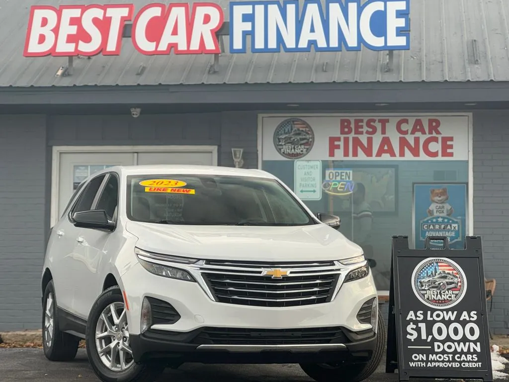 White 2023 Chevrolet Equinox LT Sport Utility 4D for sale in Frankfort, IL