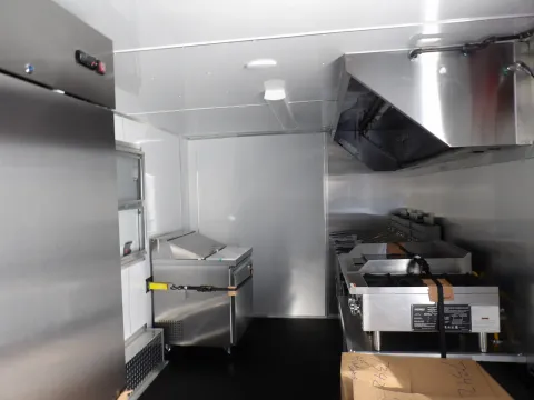 Photos of 2026 Diamond Cargo 8.5X18 Enclosed for sale in Cochran, GA at WOW Cargo Trailers