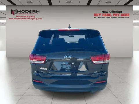 More photos of 2017 KIA SORENTO L at Modern Automotive Group, TN