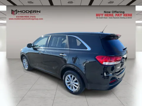 More photos of 2017 KIA SORENTO L at Modern Automotive Group, TN