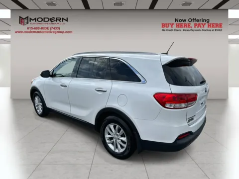 More photos of 2016 KIA SORENTO LX at Modern Automotive Group, TN