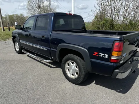 More photos of 2006 GMC SIERRA 1500 SLE1 at Modern Automotive Group, TN