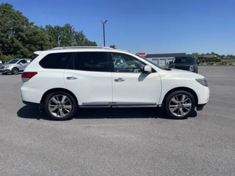 Photos of 2014 NISSAN PATHFINDER PLATINUM for sale in Lafayette, TN at Modern Automotive Group