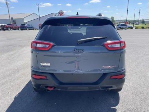 More photos of 2014 JEEP CHEROKEE TRAILHAWK at Modern Automotive Group, TN