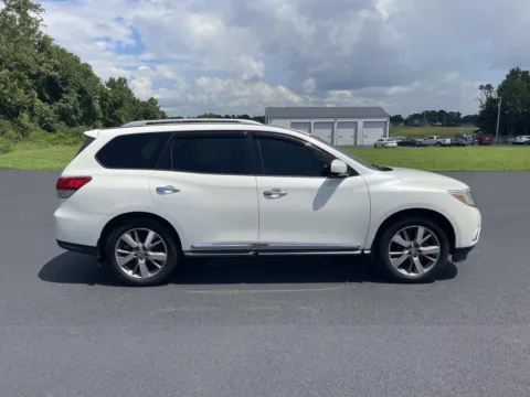 Photos of 2015 NISSAN PATHFINDER PLATINUM for sale in Lafayette, TN at Modern Automotive Group