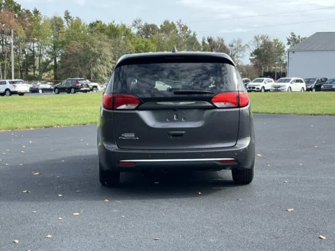 More photos of 2018 CHRYSLER PACIFICA TOURING PLUS at Modern Automotive Group, TN