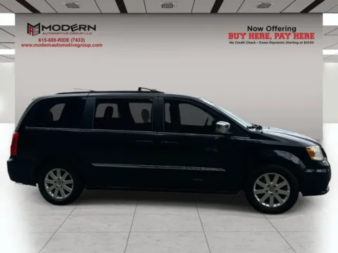 Photos of 2011 CHRYSLER TOWN & COUNTRY TOURING L for sale in Lafayette, TN at Modern Automotive Group