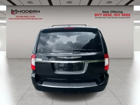 More photos of 2011 CHRYSLER TOWN & COUNTRY TOURING L at Modern Automotive Group, TN
