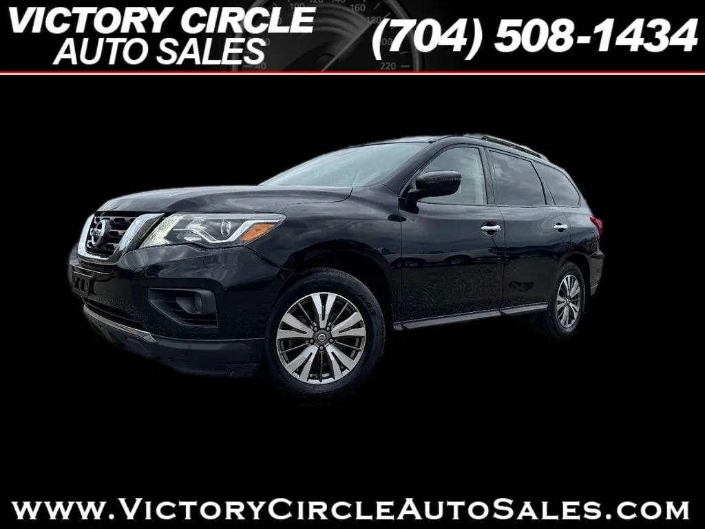 2020 Nissan Pathfinder SV's photo