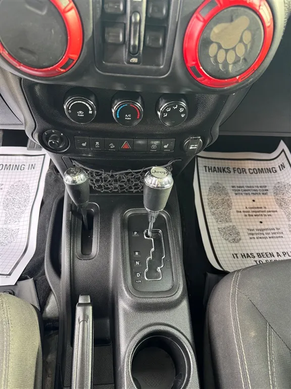 2016 Jeep Wrangler Unlimited Sahara - Photo 12