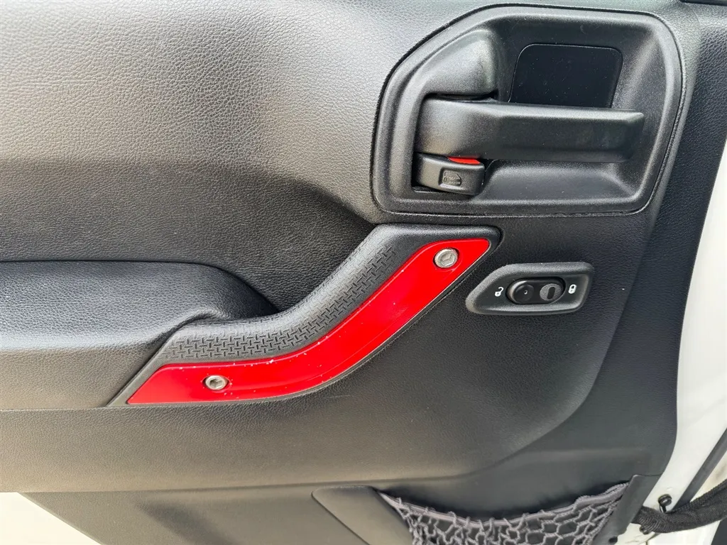 2016 Jeep Wrangler Unlimited Sahara - Photo 7