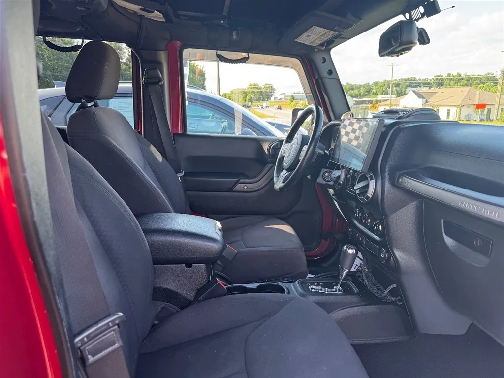 2013 Jeep Wrangler Unlimited Sport - Photo 10