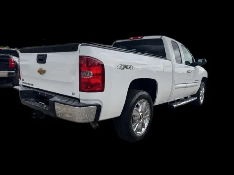 More photos of 2013 Chevrolet Silverado 1500 LT Ext. Cab Long Box 4WD at Victory Circle Auto Sales, NC