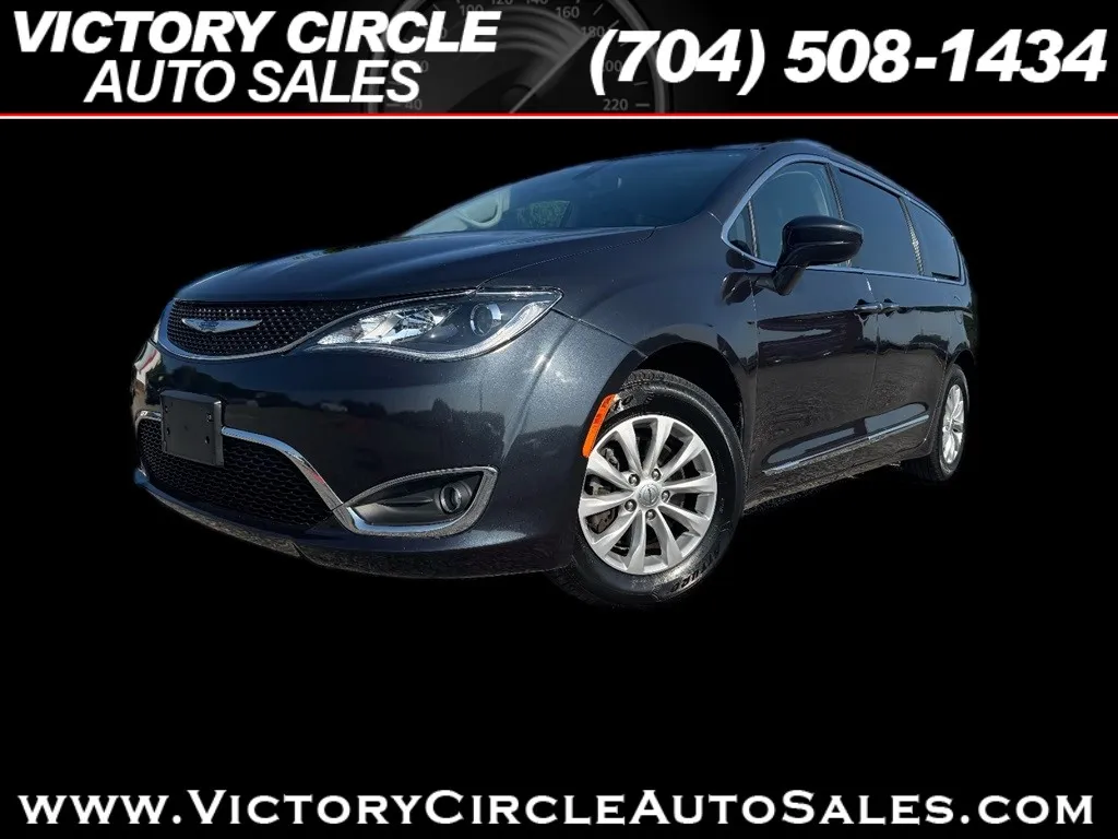 Gray 2019 Chrysler Pacifica Touring-L for sale in Troutman, NC