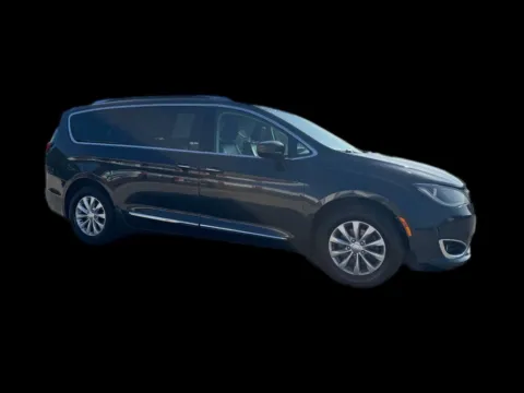 More photos of 2019 Chrysler Pacifica Touring-L at Victory Circle Auto Sales, NC