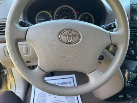 More photos of 2007 Toyota Sienna at Victory Circle Auto Sales, NC
