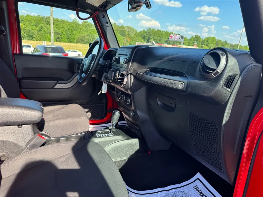 2018 Jeep Wrangler JK Unlimited Sport S - Photo 11