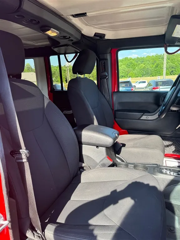2018 Jeep Wrangler JK Unlimited Sport S - Photo 12