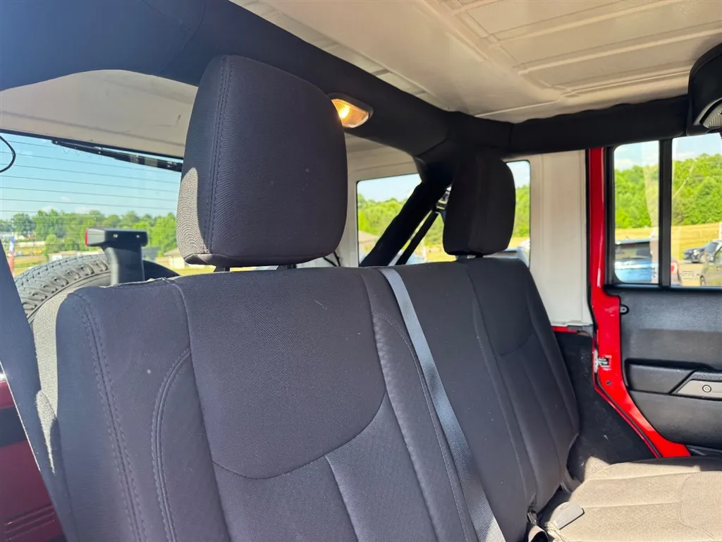 2018 Jeep Wrangler JK Unlimited Sport S - Photo 15