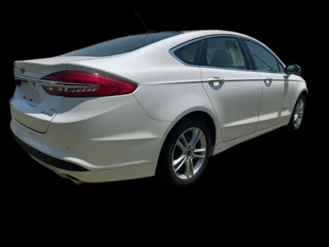 More photos of 2018 Ford Fusion Hybrid SE at Victory Circle Auto Sales, NC
