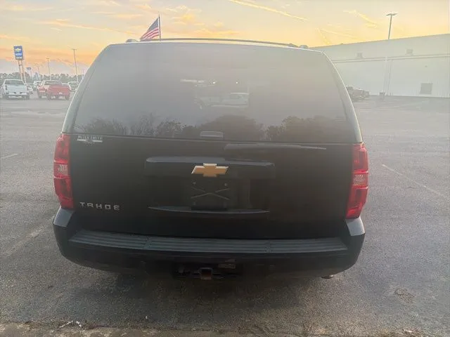 2014 Chevrolet Tahoe LT photo 3