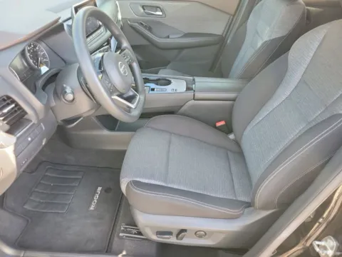 More photos of 2021 Nissan Rogue SV at Step One Chevrolet, AL