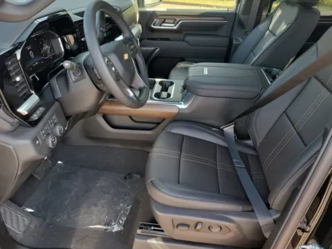 More photos of 2025 Chevrolet Silverado 2500HD High Country at Step One Chevrolet, AL
