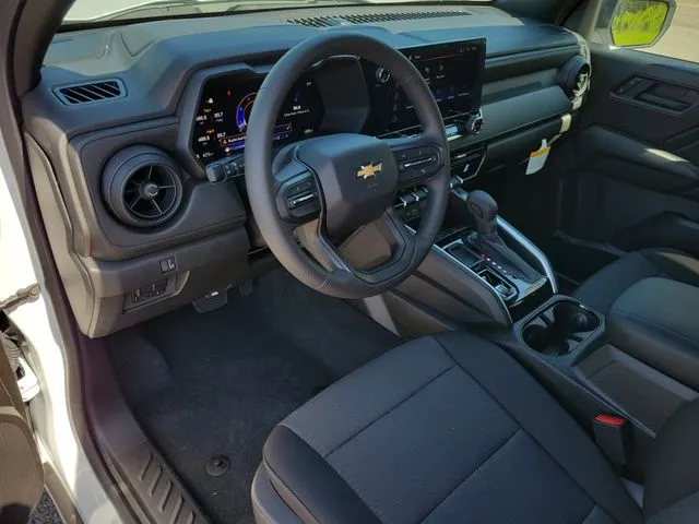 2025 Chevrolet Colorado Work Truck photo 2